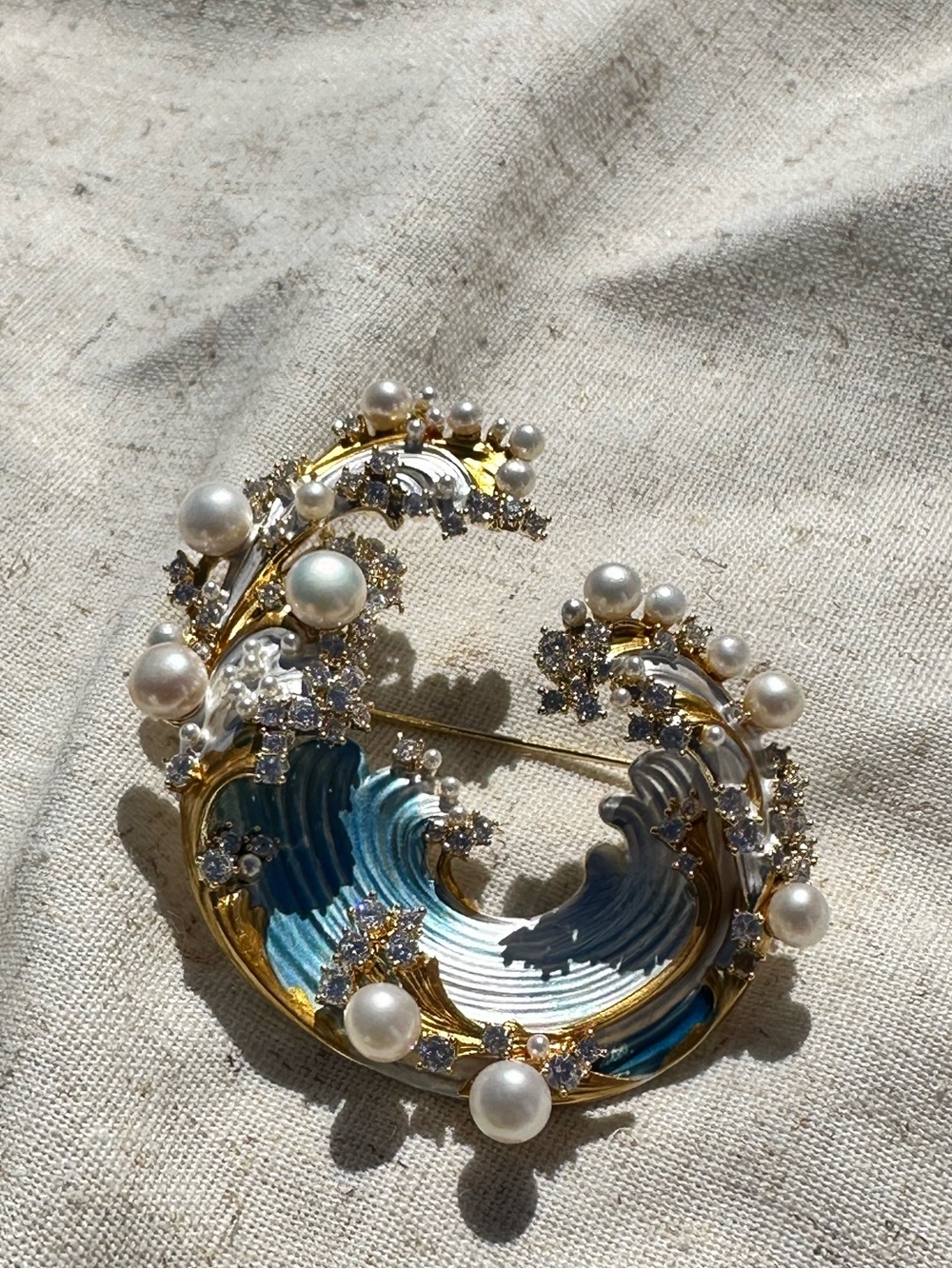 Gold-Tone Ocean Wave freshwater Pearl Brooch - Blue and White